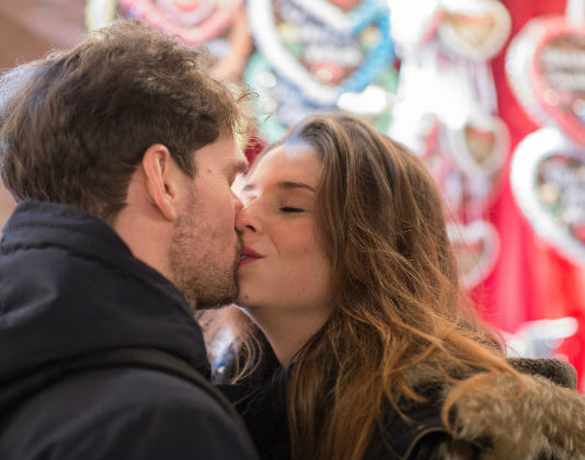 master-the-art-of-how-to-french-kiss-a-girl-perfectly-with-these-10-tips